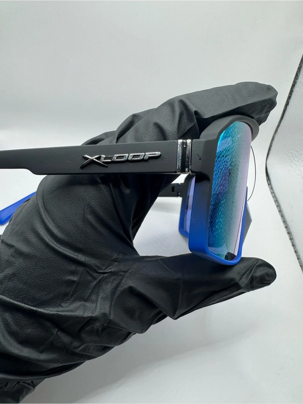 Men's Blue Mirror Lens Sports Sunglasses
